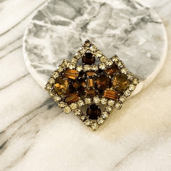 Vintage Crystal Brooch Brown Topaz Color Gold Toned‎ Metal Pin Unsigned